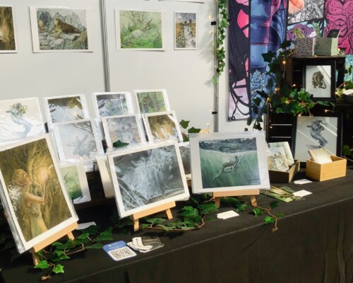 Jeg havde flere nye motiver med denne gang og var meget spændt på, hvordan de ville klare sig. Heldigvis tog I alle rigtig godt imod dem!  Originalermalerierne forsvandt også hurtigt. 